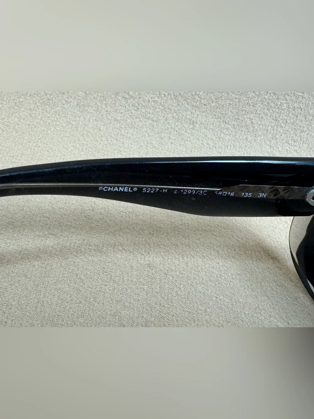 CHANEL Black Sunglasses with Iridescent CC Emblem